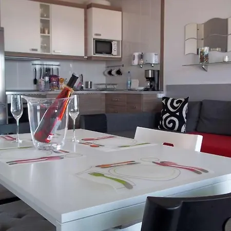 Puerto Del Carmen Sleeps 4 Wifi T691539 Apartament Puerto del Carmen (Lanzarote)