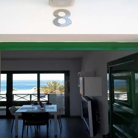 Puerto Del Carmen Sleeps 4 Wifi T691539 *