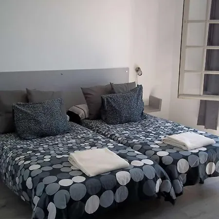 Apartament Puerto Del Carmen Sleeps 4 Wifi T691539 *